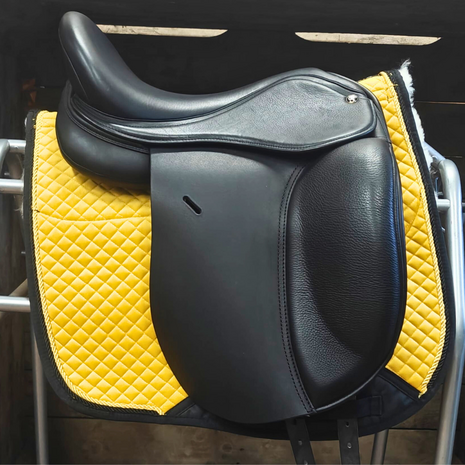 Kifra-pad Square Lamswol Yellow &amp; Black Velvet 